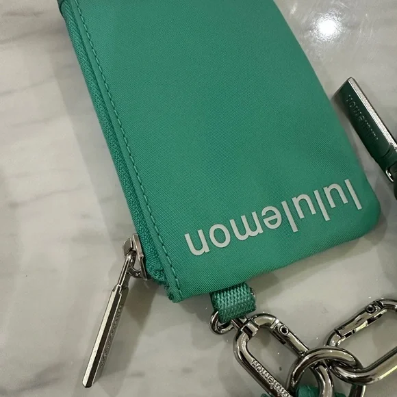 Lululemon Athletica Green Key Card Holder Set - Picture 5 of 8